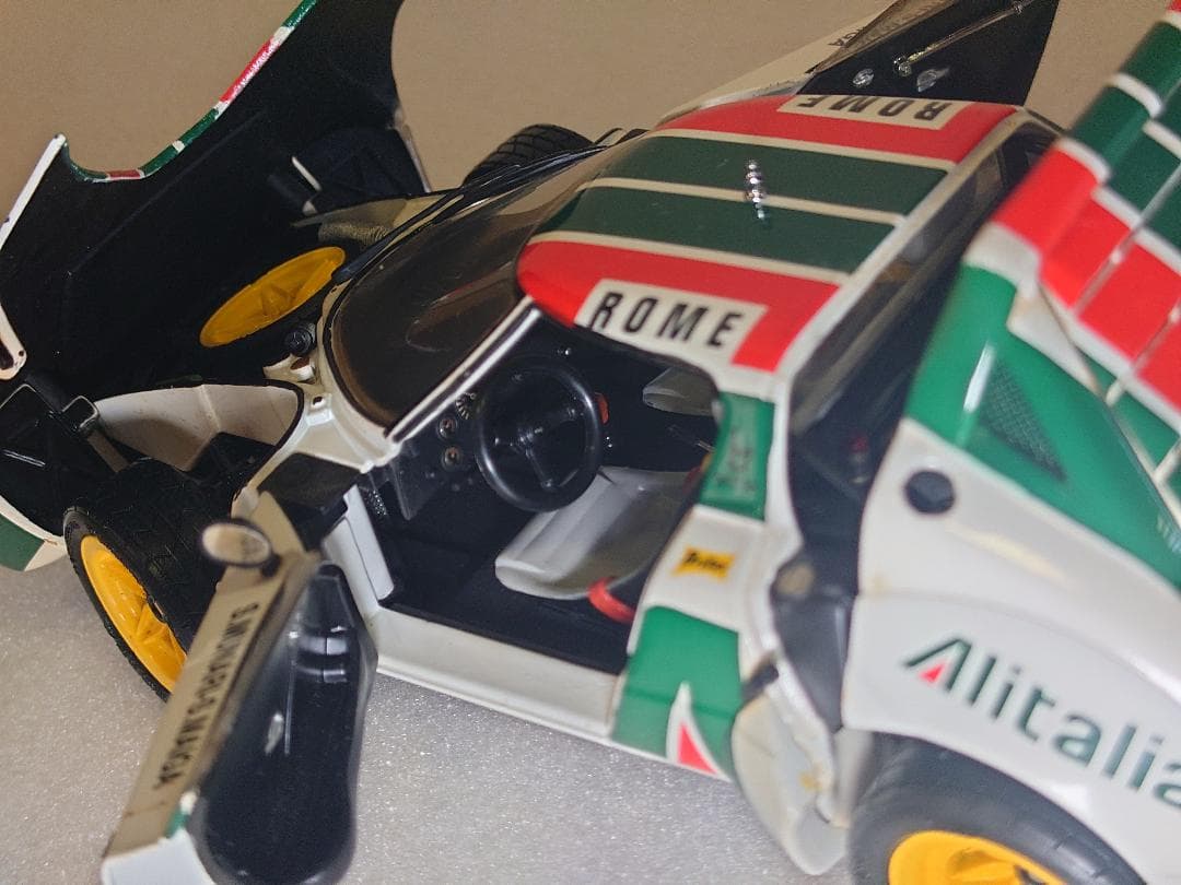 京商 1/18 ランチア・ストラトス HF Rally 開封品・箱無