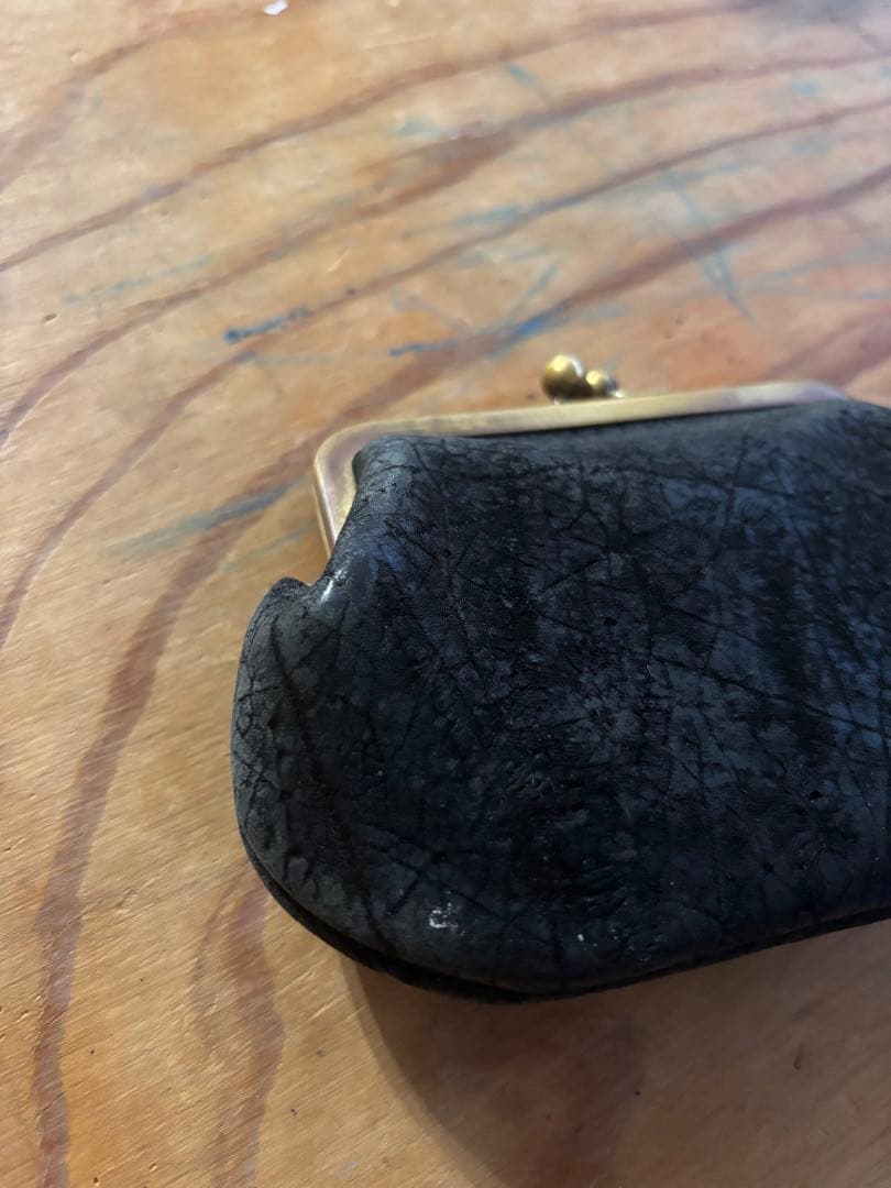 お値下げ依頼のためお値下げ！n25 カバの革。ブラックレザー がま口財布