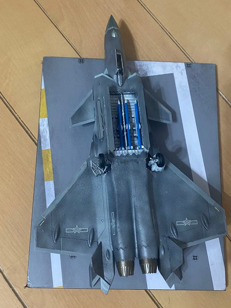 J-20 1/72スケールモデル　プラモデル完成品