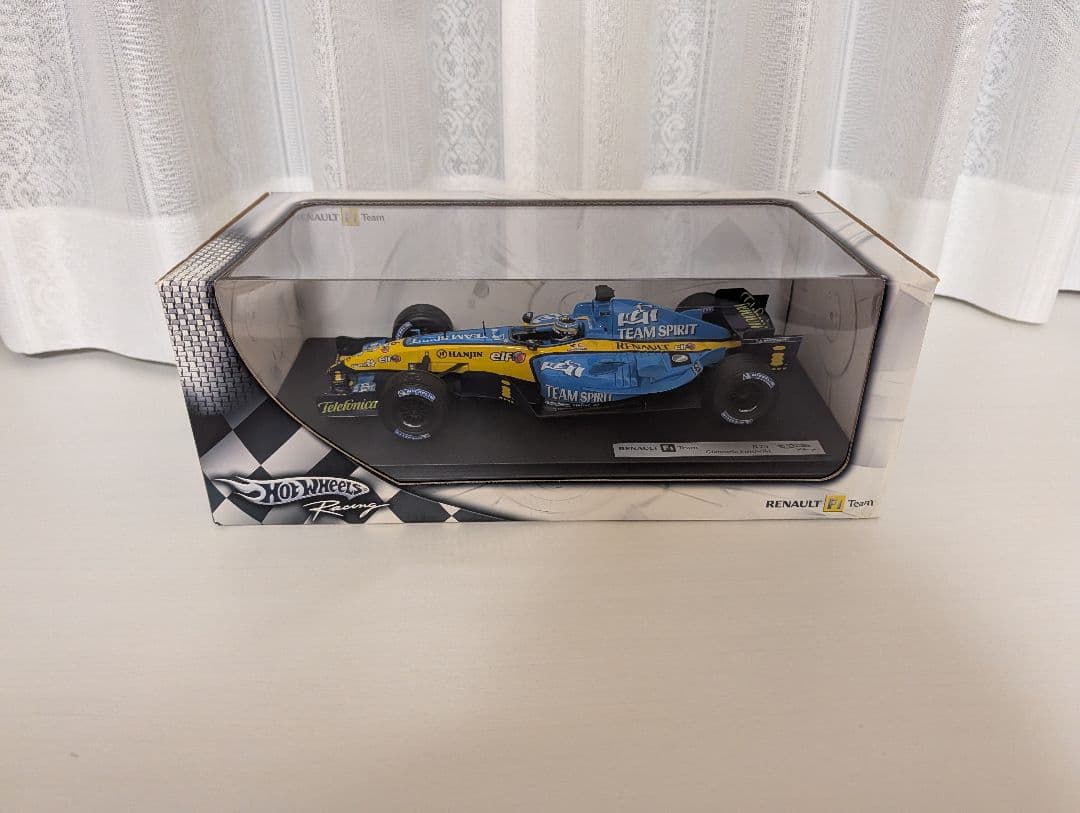 Hot Wheels ルノー F1 R25 ジャンカルロ・フィジケラ 1/18