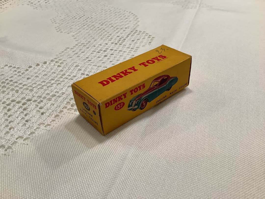 美品激レア　DINKY TOYS JAGUAR XK120 ミニカー