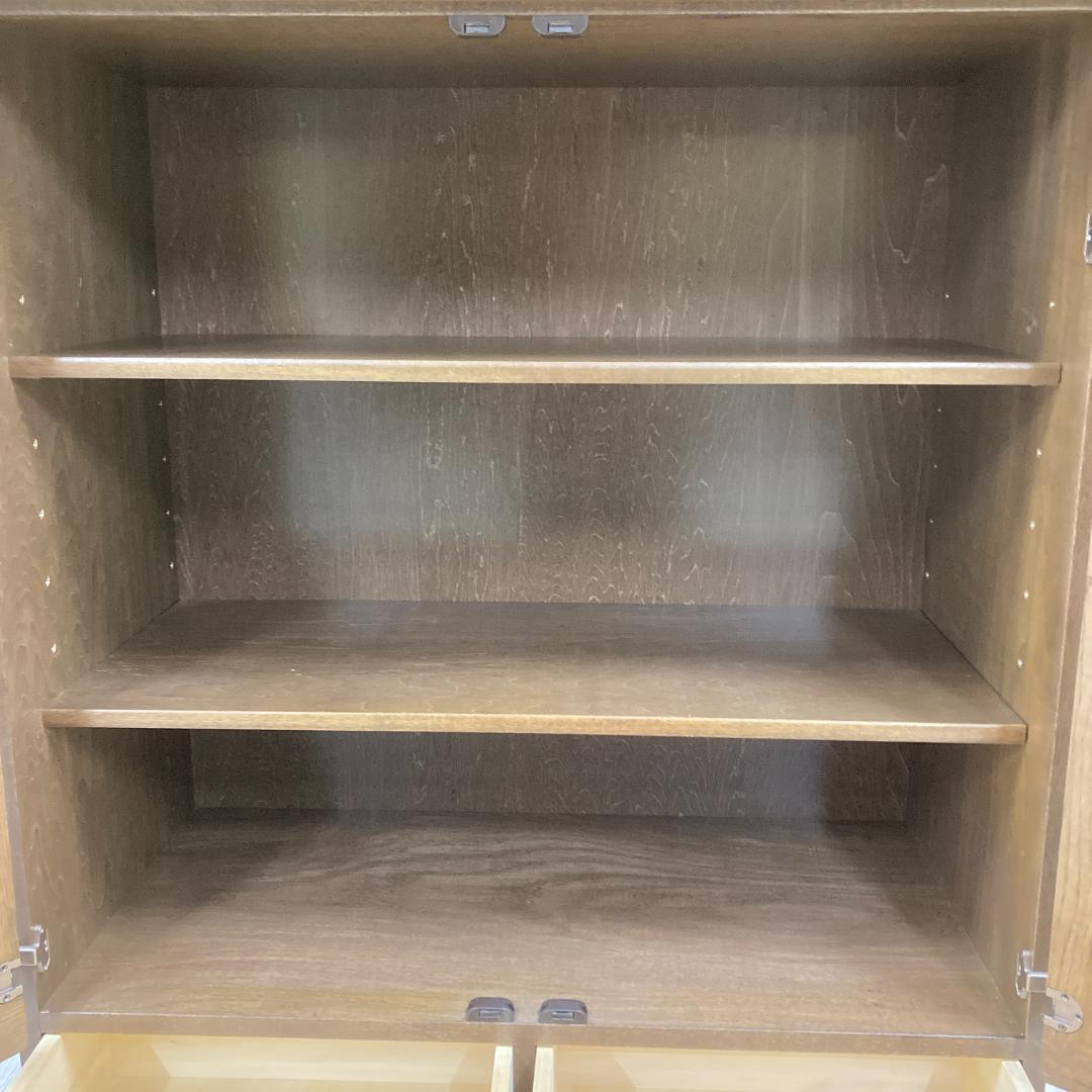 【カリモク】ガラスキャビネット　サイドボード　リビング収納　書棚