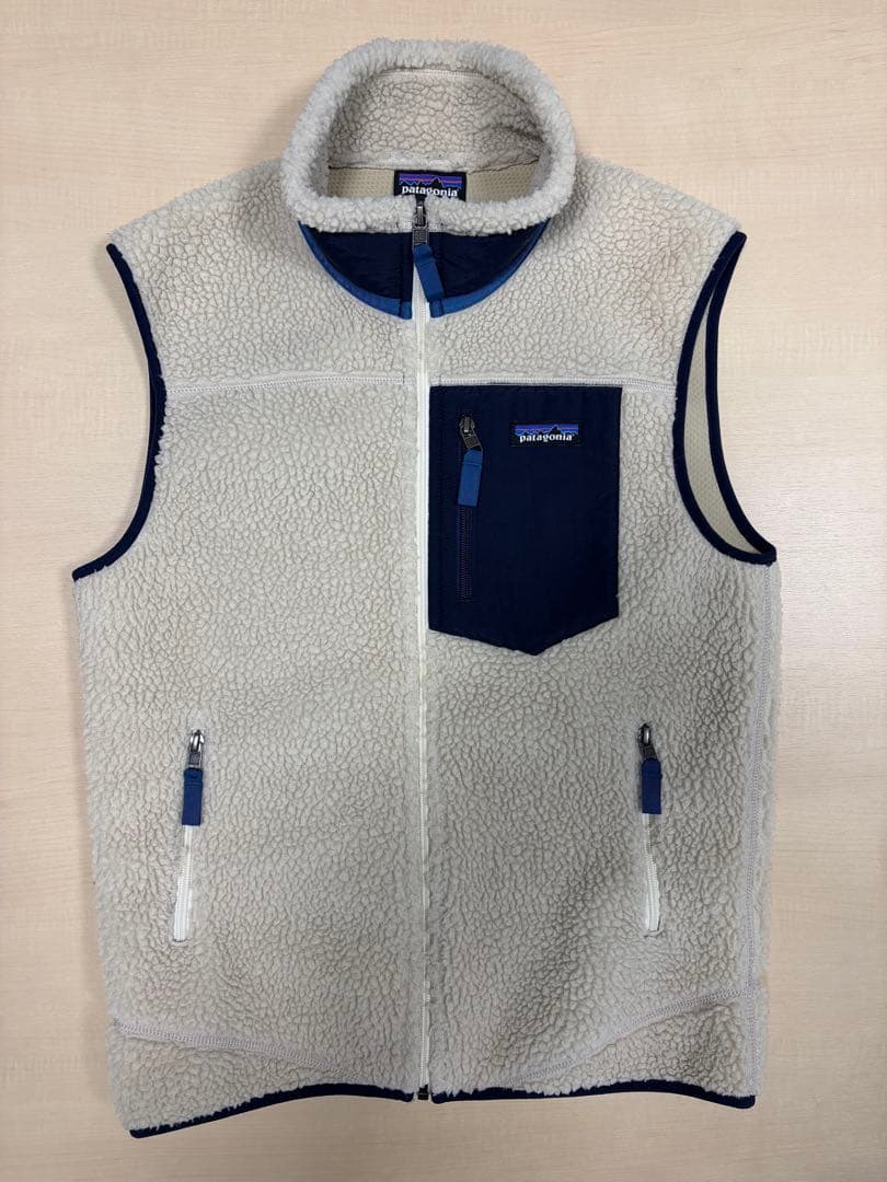 patagonia フリース ベスト クリーム色/ネイビー