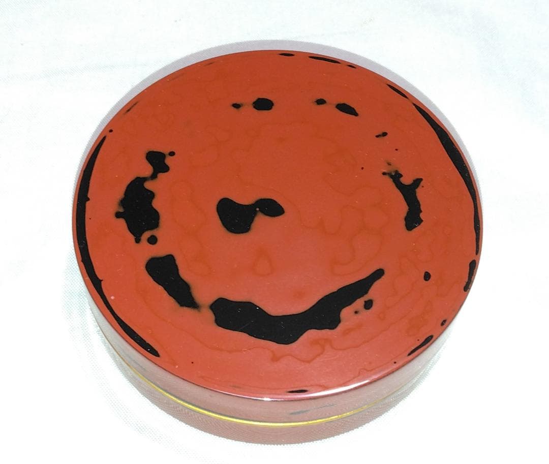 茶道具　乾漆砥出平香合　日展会友　折笠兆春作　乾漆造弁柄砥出（内金塗）平香合！！