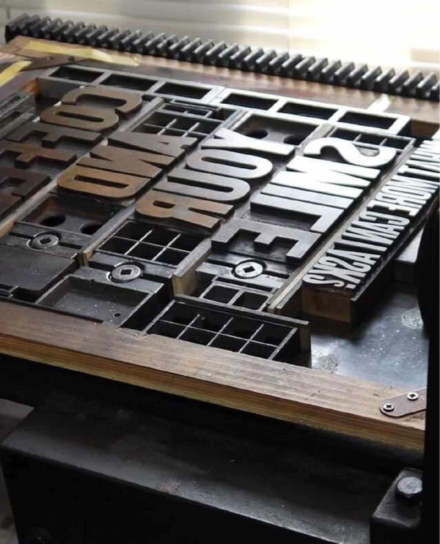 チェンソーマン マキマ100枚限定　活版印刷ポスター額縁入りシリアルナンバー入り