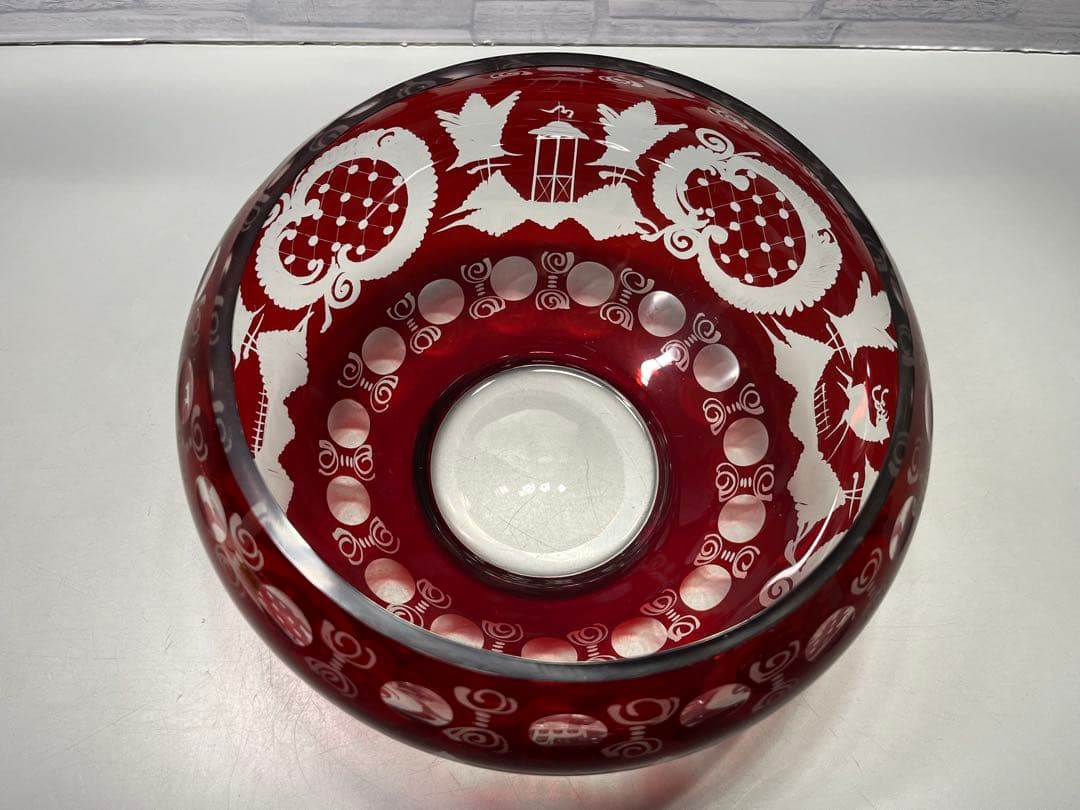 ボヘミアガラス　赤被せ切子　大鉢　クリスマス風