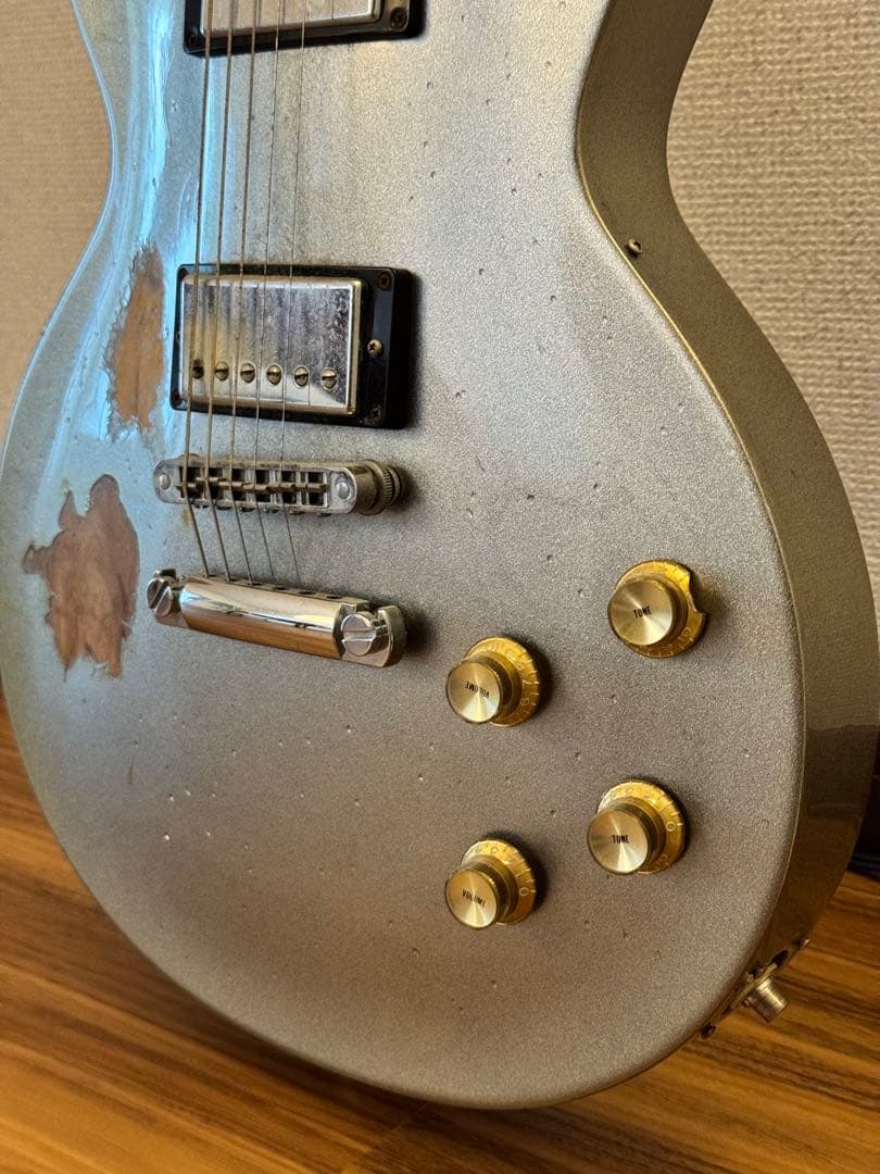 ど*り様 Gibsonギブソン/Les Paul Studio Silver P