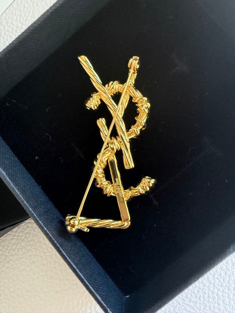 イヴサンローランYves saint Laurent ブローチ