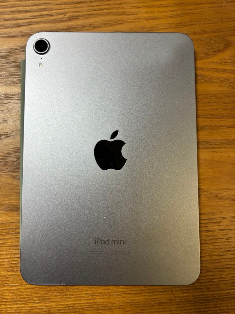 iPad mini 第7世代　本体　純正カバー付き