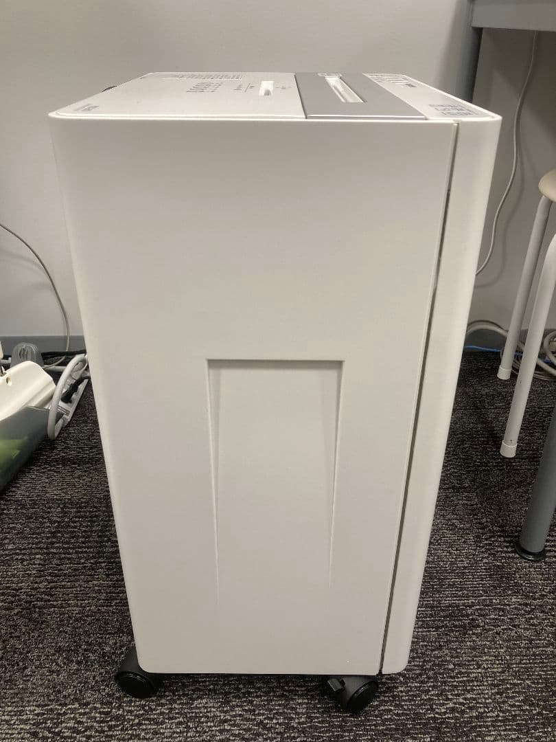 アイリスオーヤマ シュレッダー 30L クロスカット 18枚同時細断 OF18J