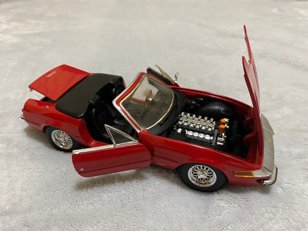 ミニカー HOTWHEELS Ferrari 365 GTS/4 1/18