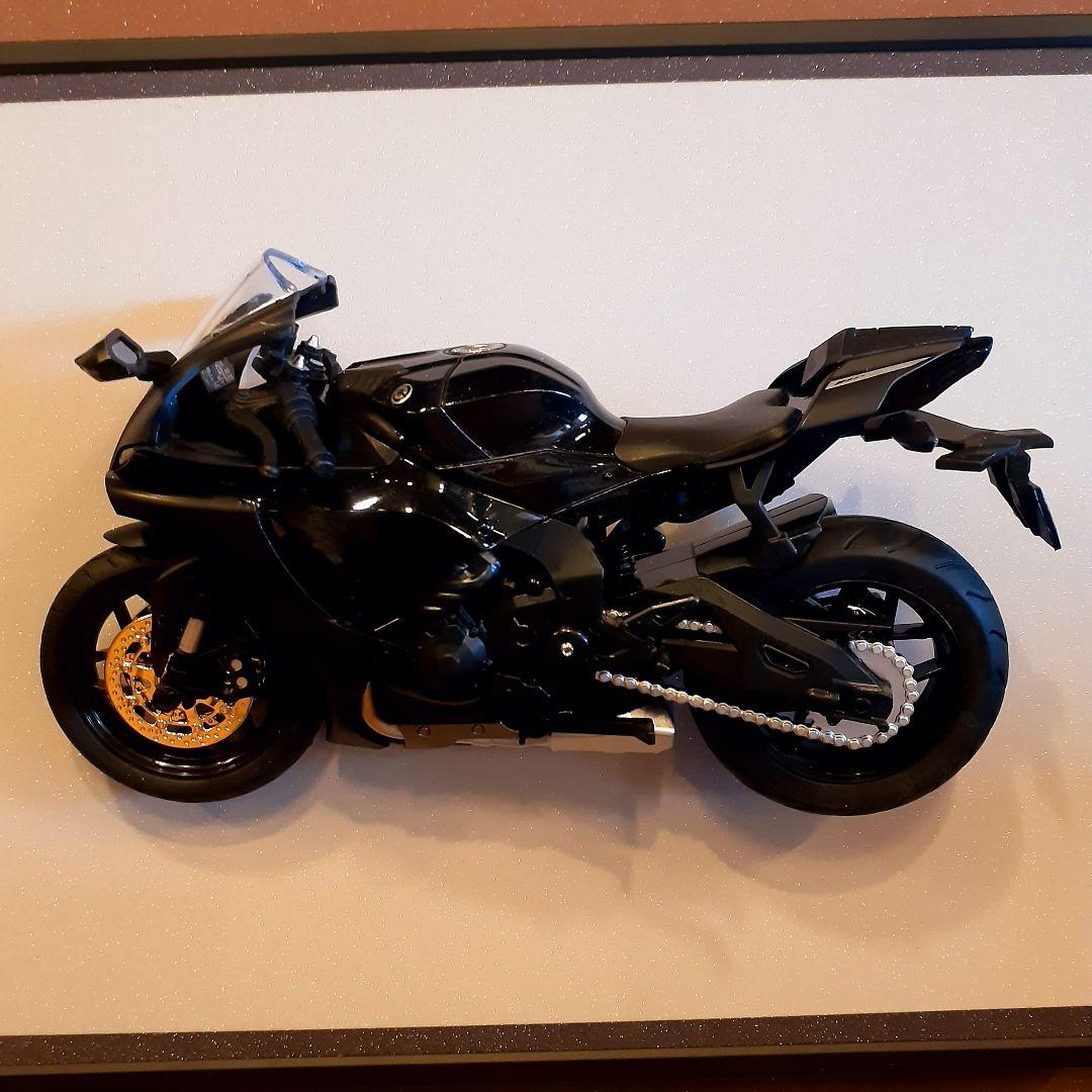 輸入雑貨　希少生産少　ヤマハYZF-R1モデル　フィギア付　アートパネル