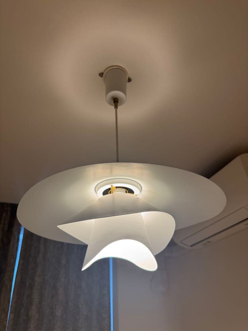 ホワイトペンダントライト モダンデザイン