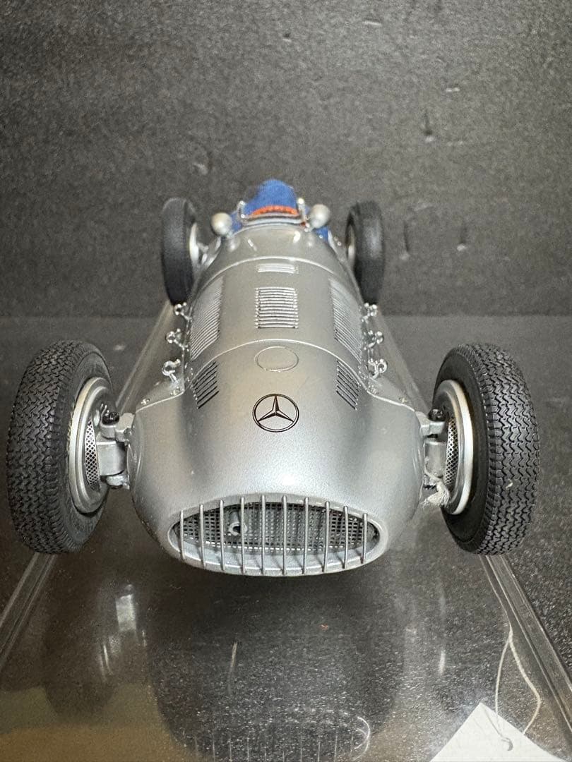 CMC 1/18 メルセデス・ベンツ W165 1939