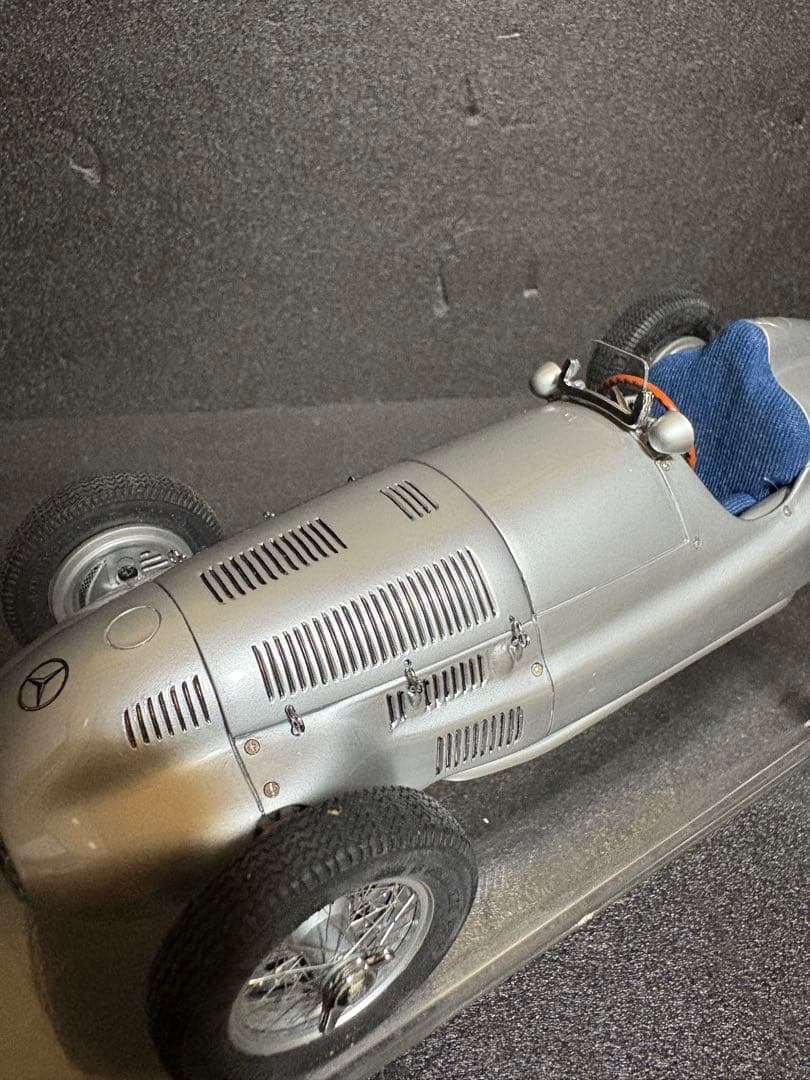 CMC 1/18 メルセデス・ベンツ W165 1939