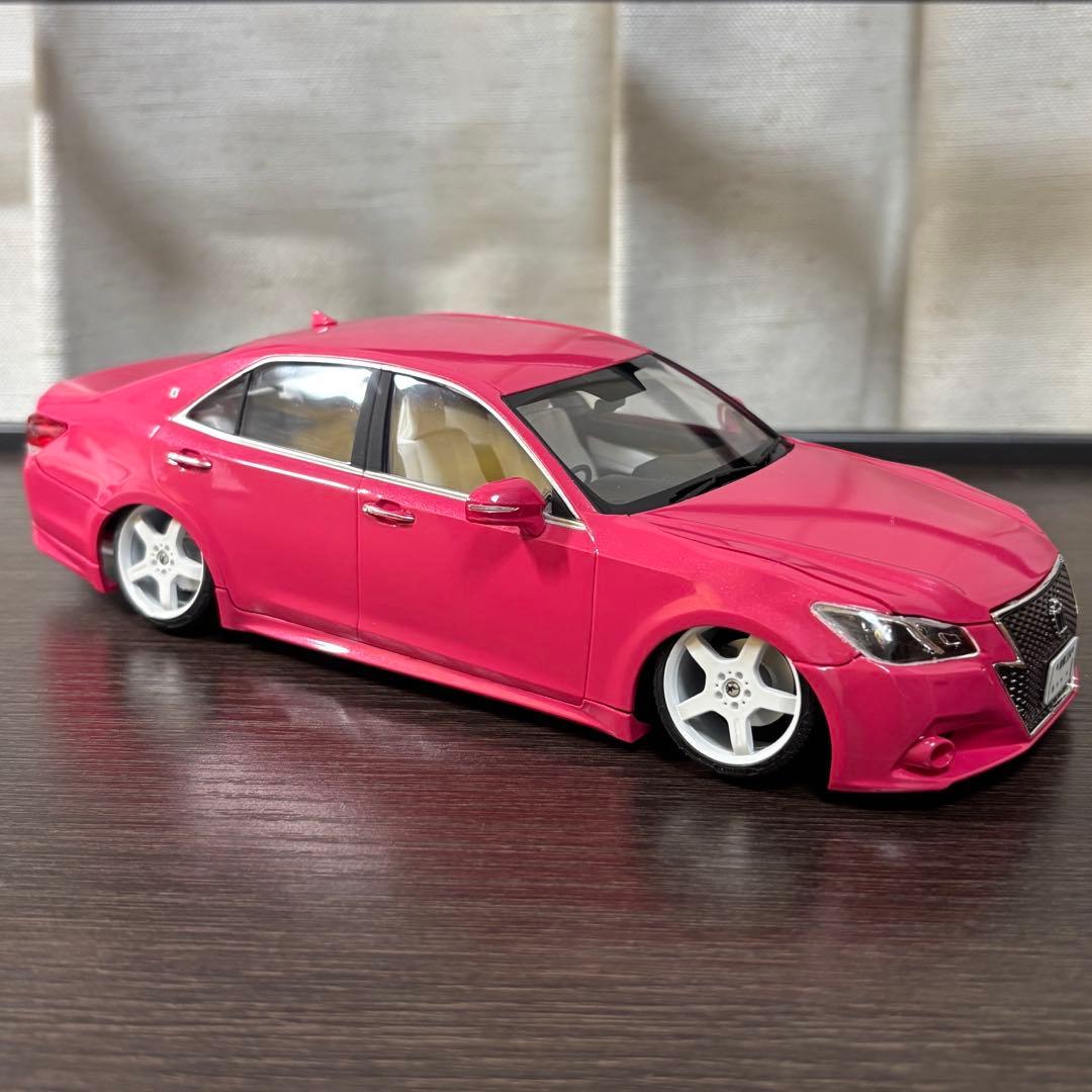 アオシマ 1/24プラモデル トヨタ 21クラウンアスリート ピンク 純ベタ仕様