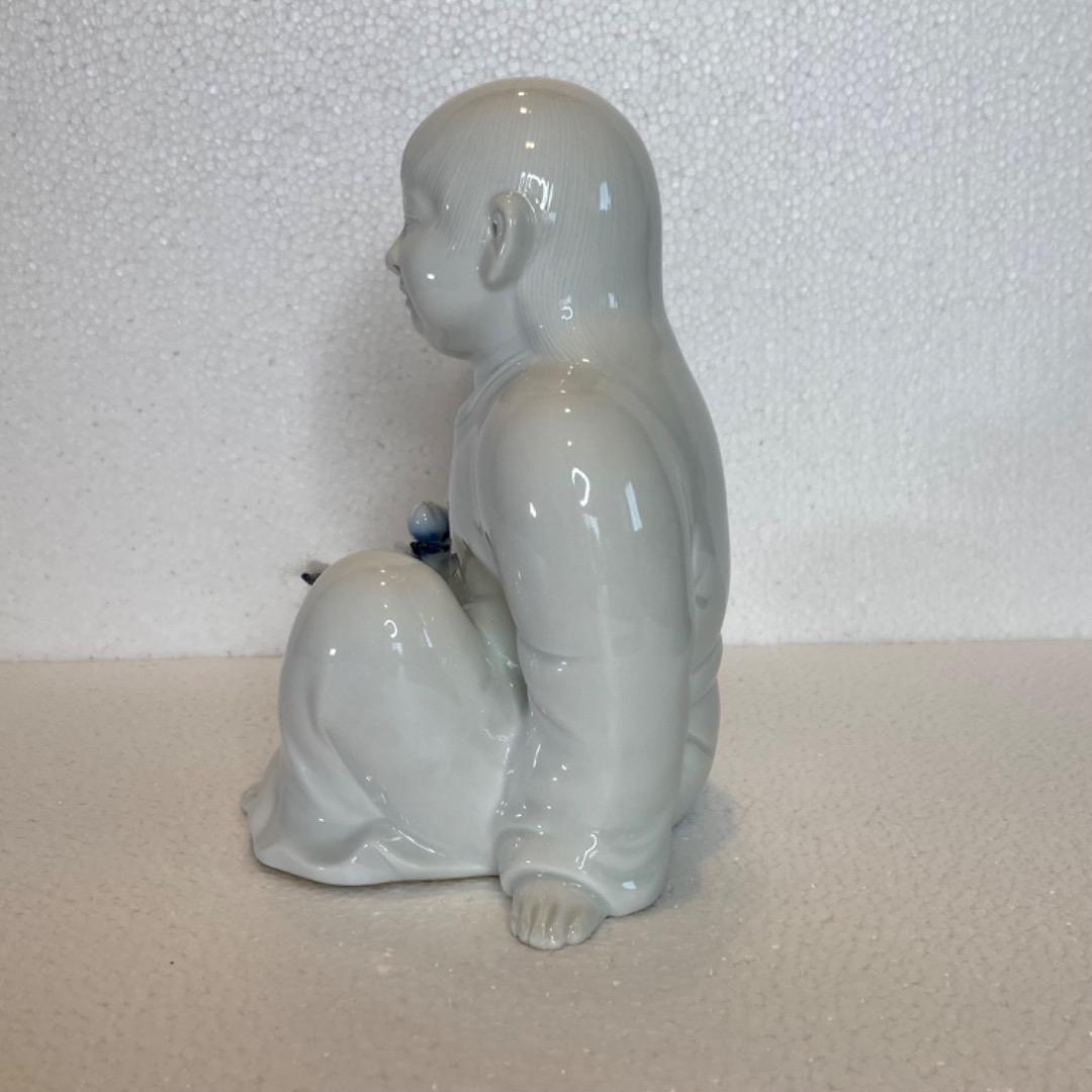 人間国宝　十三代　酒井田柿右衛門　「太白菊童子　彫」