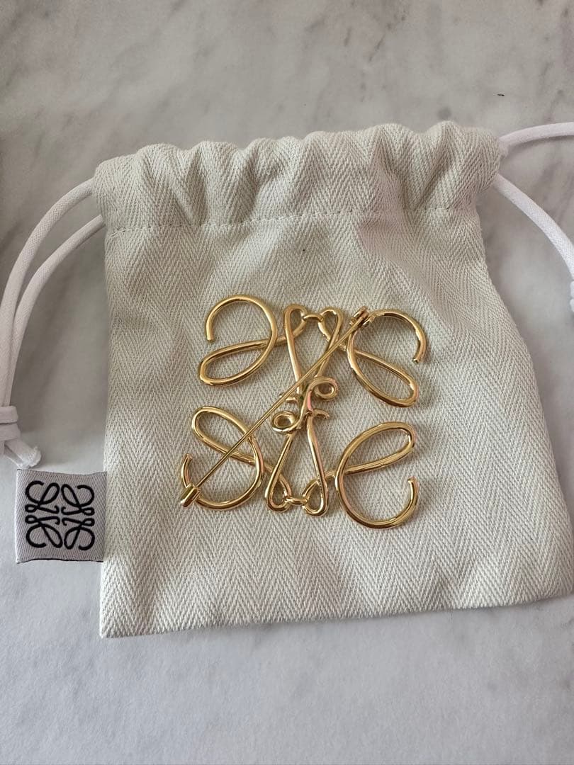 【正規品】LOEWE ロエベ ブローチ ゴールド【ギャランティカード付き】
