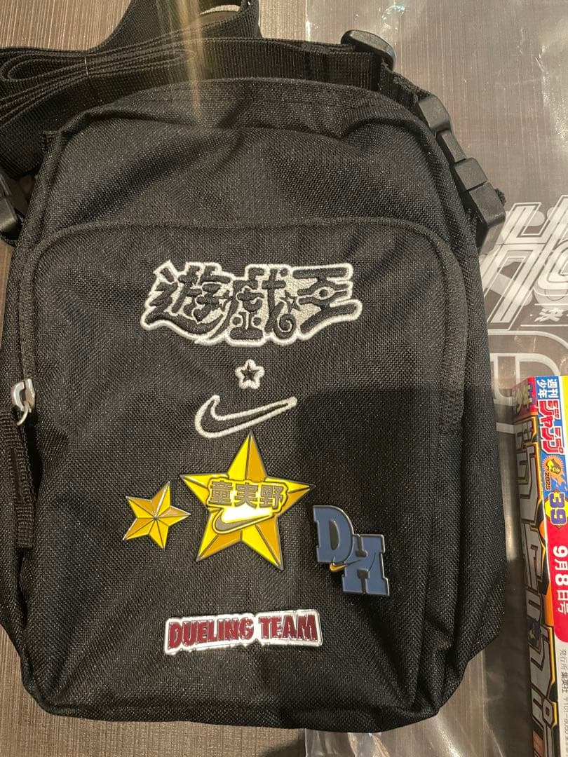 遊戯王　ナイキ　コラボ　非売品 ジャンプ　ショルダーバッグ　レッドアイズ　カード