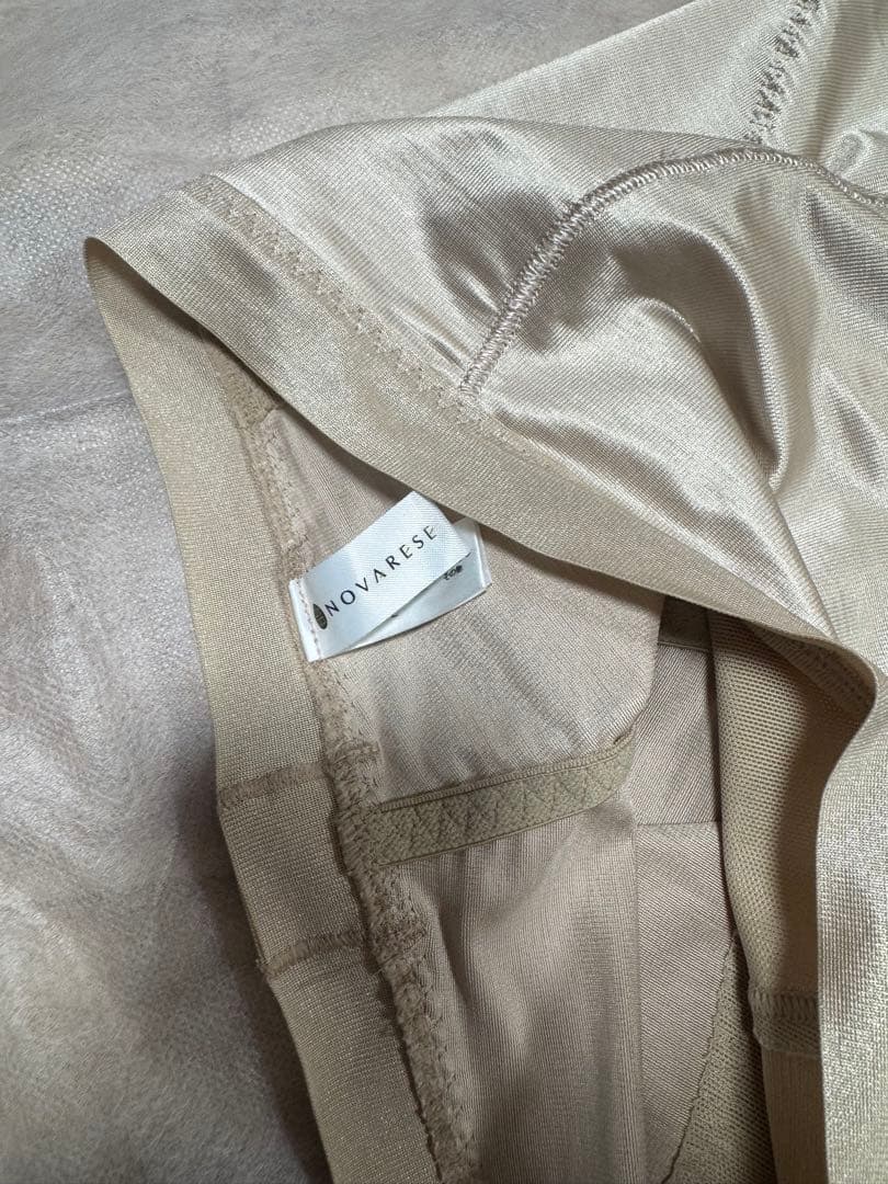 NOVARESEビスチェ&ガードルセット