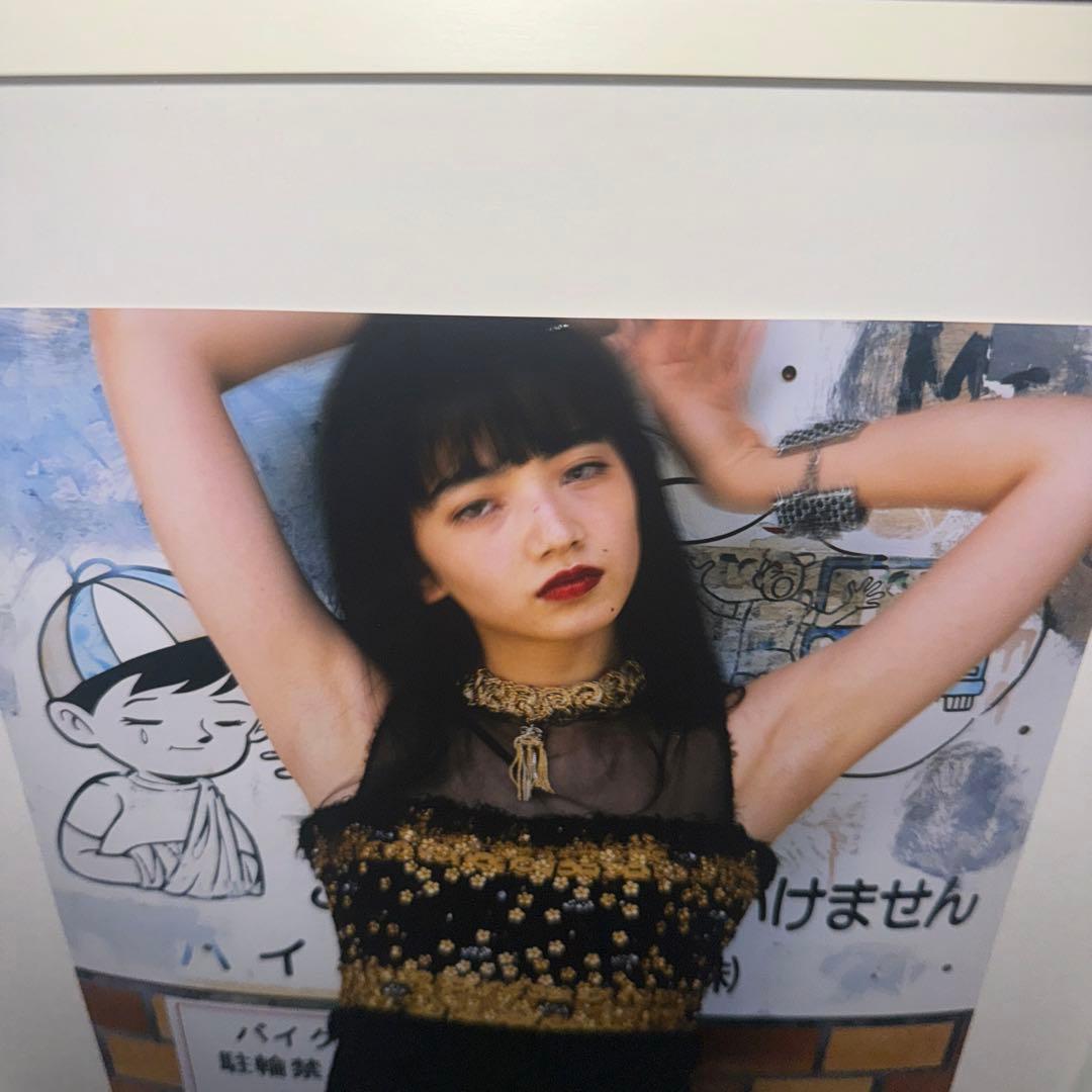 鈴木親　Nakamegro Tokyo オリジナルプリント　モデル:小松菜奈