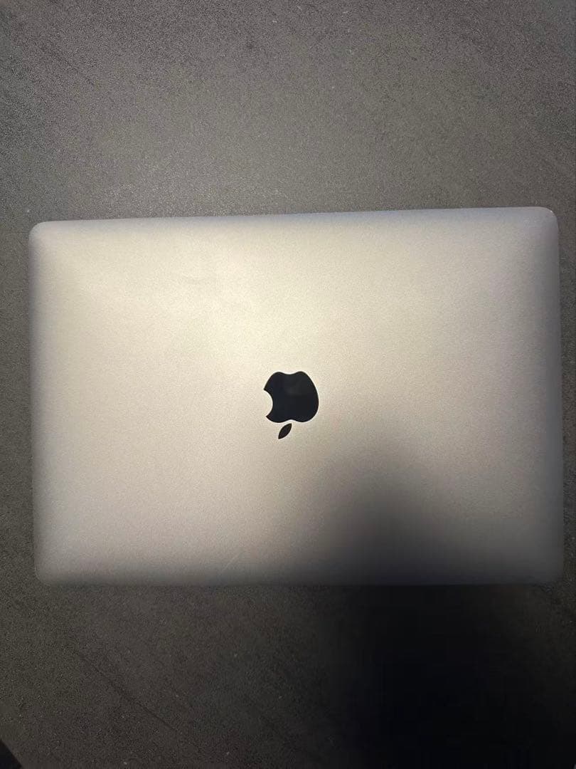 Macbook Pro 2020 32gb SSD2tb 充放電162回 国内版