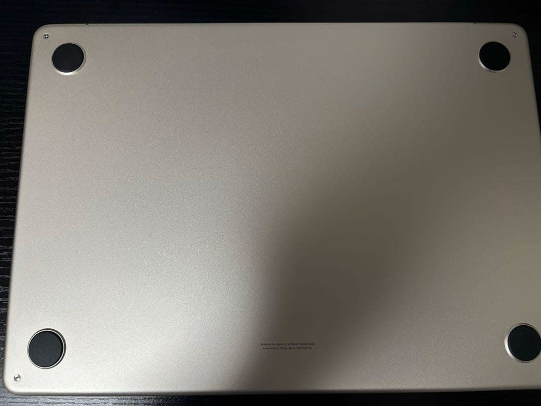 超美品 MacBookAir M2 モデル 13.6インチ、おまけ付き