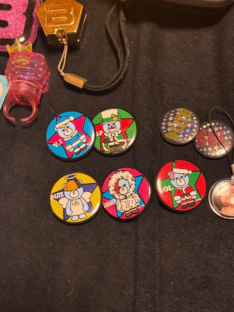 BIGBANG ビッグバングロゴ マイク型ライトとバッジセット