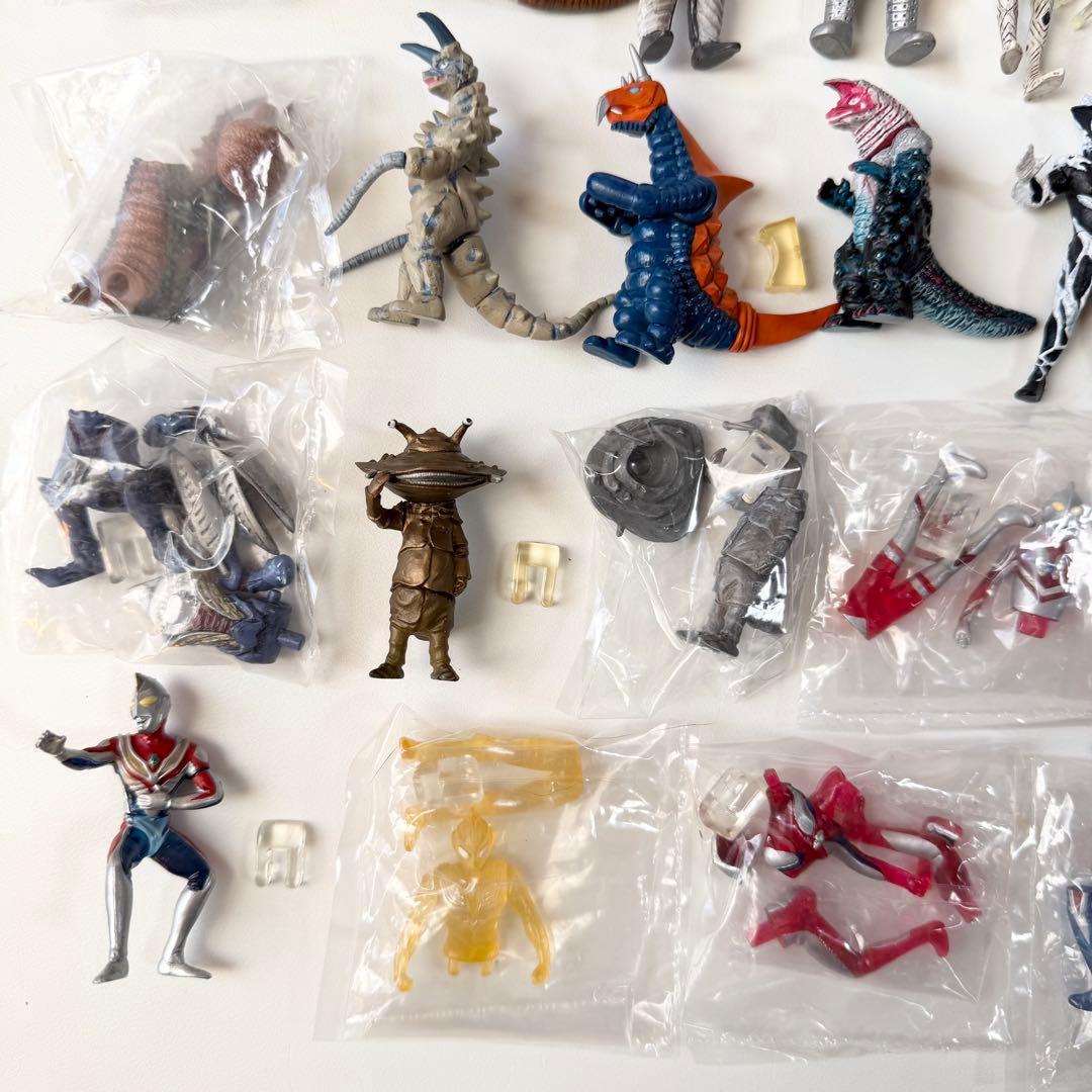 ウルトラマン　怪獣　キャラエッグ　ワンダーカプセル　フィギュア