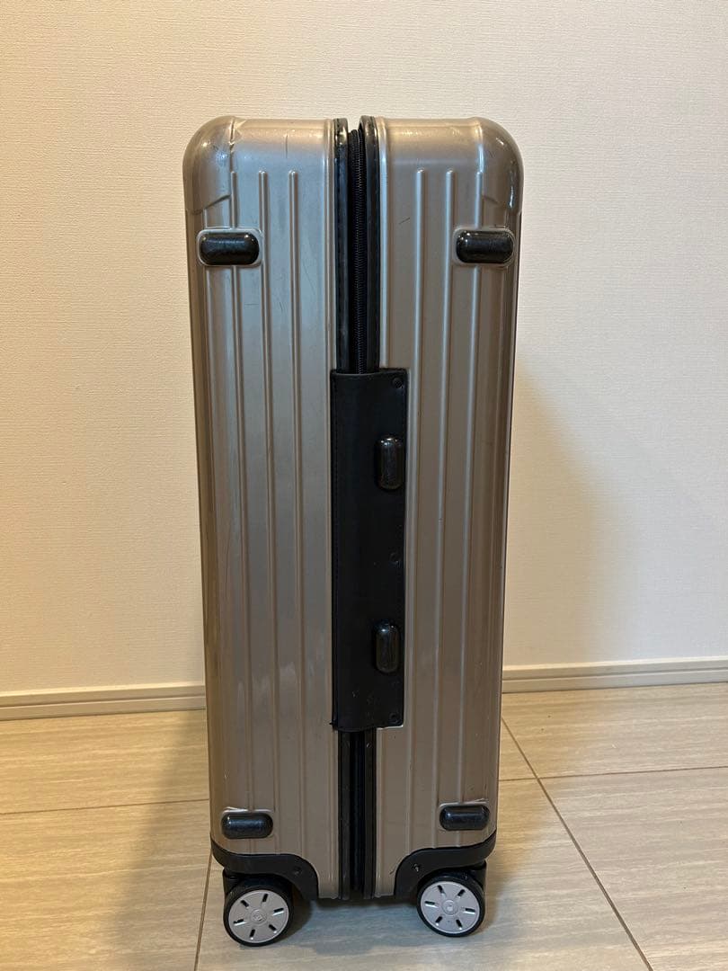 リモワ サルサ 約82L 4輪 キャリーケース TSA シャンパンゴールド