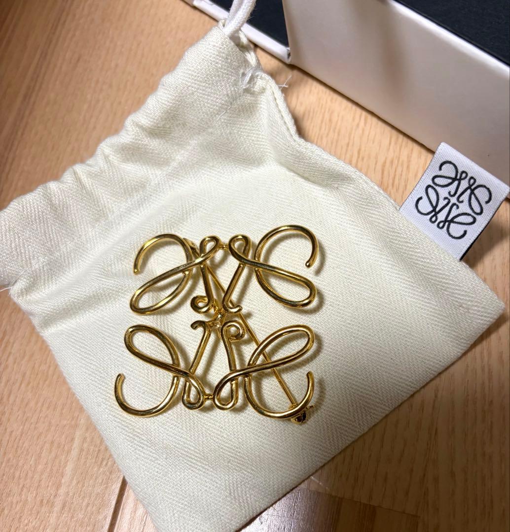 Ari様　LOEWE ブローチ　ゴールド　ほぼ未使用品