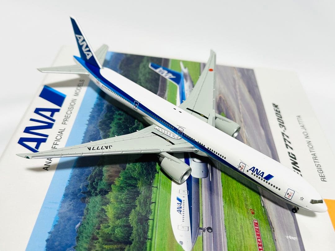 全日空商事 1/400 ANA 777-300ER NH40027