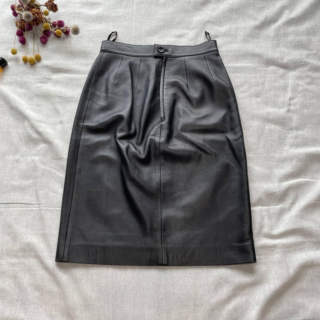 美品　ロエベ　ラムレザースカート　Aラインシルエット　36　S　羊革 ひざ丈