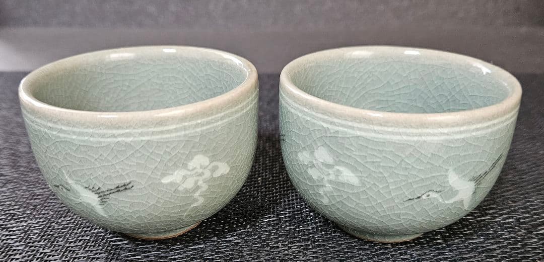 韓国　人間文化財　人間国宝　柳海剛作　高麗青磁　象嵌　雲鶴図　ぐい呑　盃　酒杯