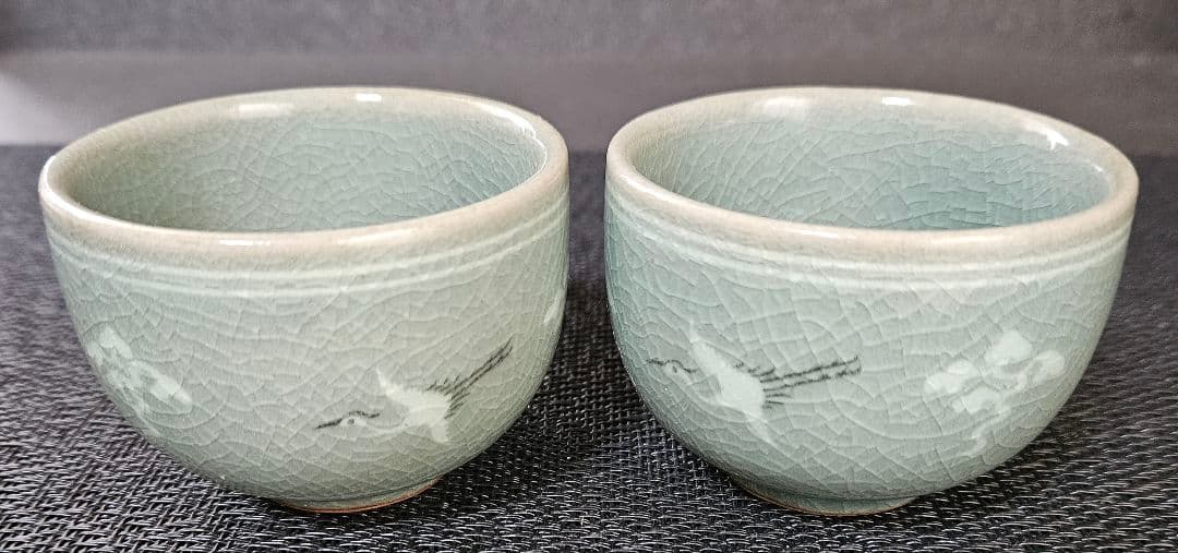 韓国　人間文化財　人間国宝　柳海剛作　高麗青磁　象嵌　雲鶴図　ぐい呑　盃　酒杯