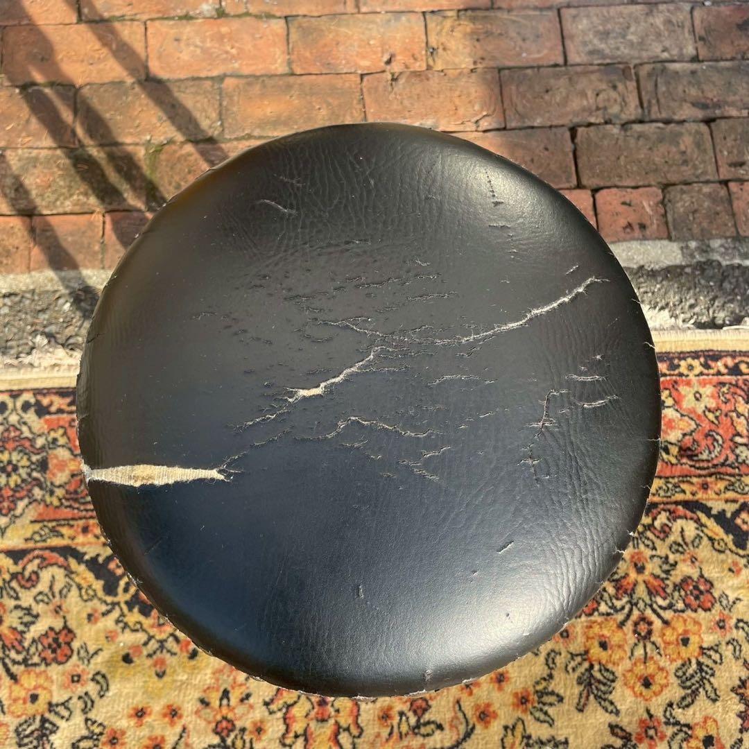 バースツール　回転式　木製　レトロ　黒　イタリア製　ツイストレッグ