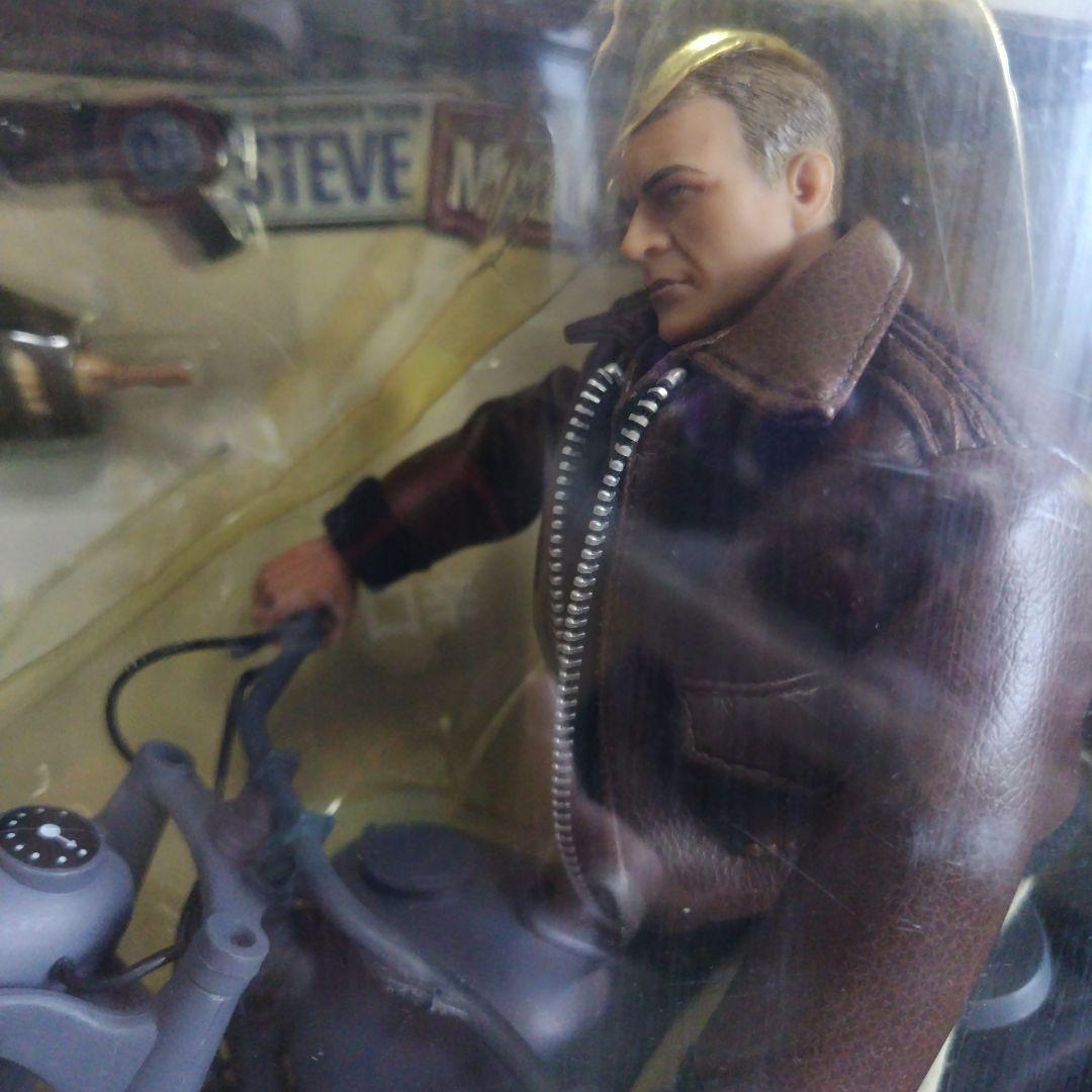 3月17日まで出品スティーブ・マックイーン 1:6 フィギュア バイク付き