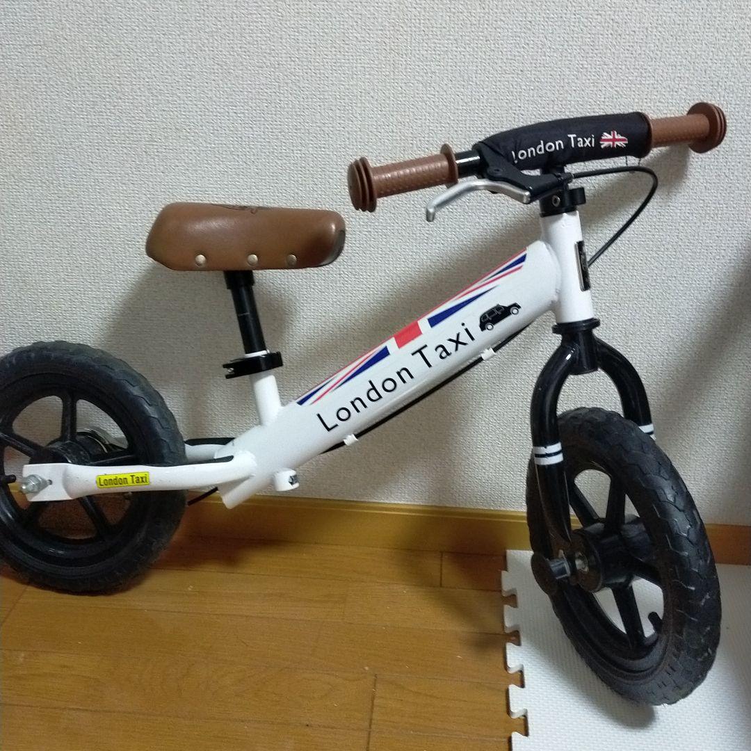 ストライダー ロンドンタクシー ヘルメット付き　美品