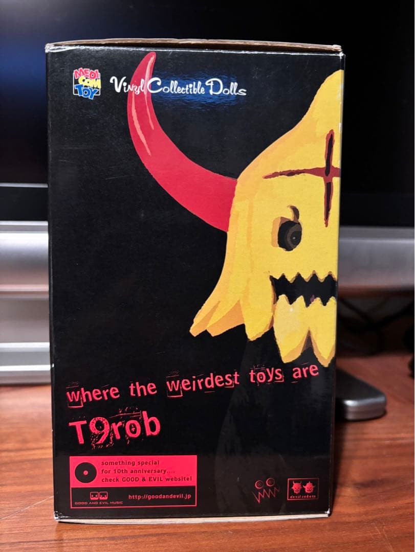 ヴァイナルコレクティブルドールズ　evirob 2007 T9rob