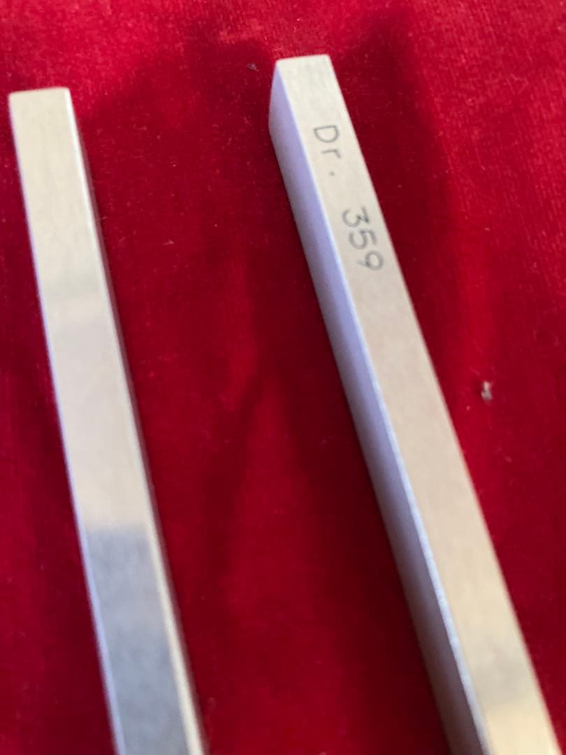 マドモアゼル.アイ　Dr. チューナー　132Hz 、528Hz 音叉　ニチオン