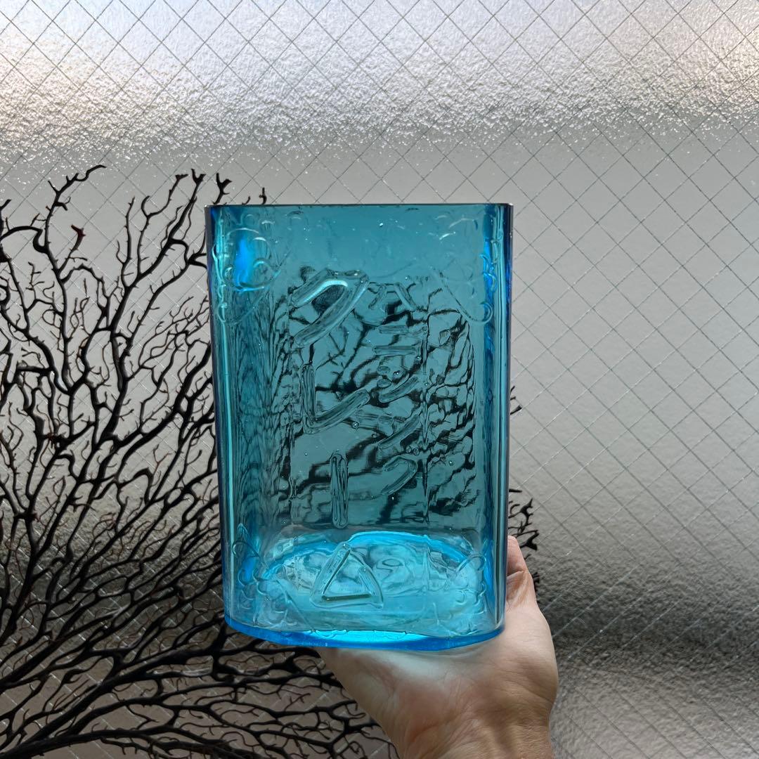 骨董　時代ガラス　希少　化粧品保管瓶　エンボス　唐草プレス　カプリブルー　ウラン