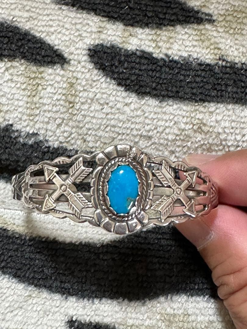 ホーミーフレッドハービー シルバーバングル ナバホインディアンジュエリー