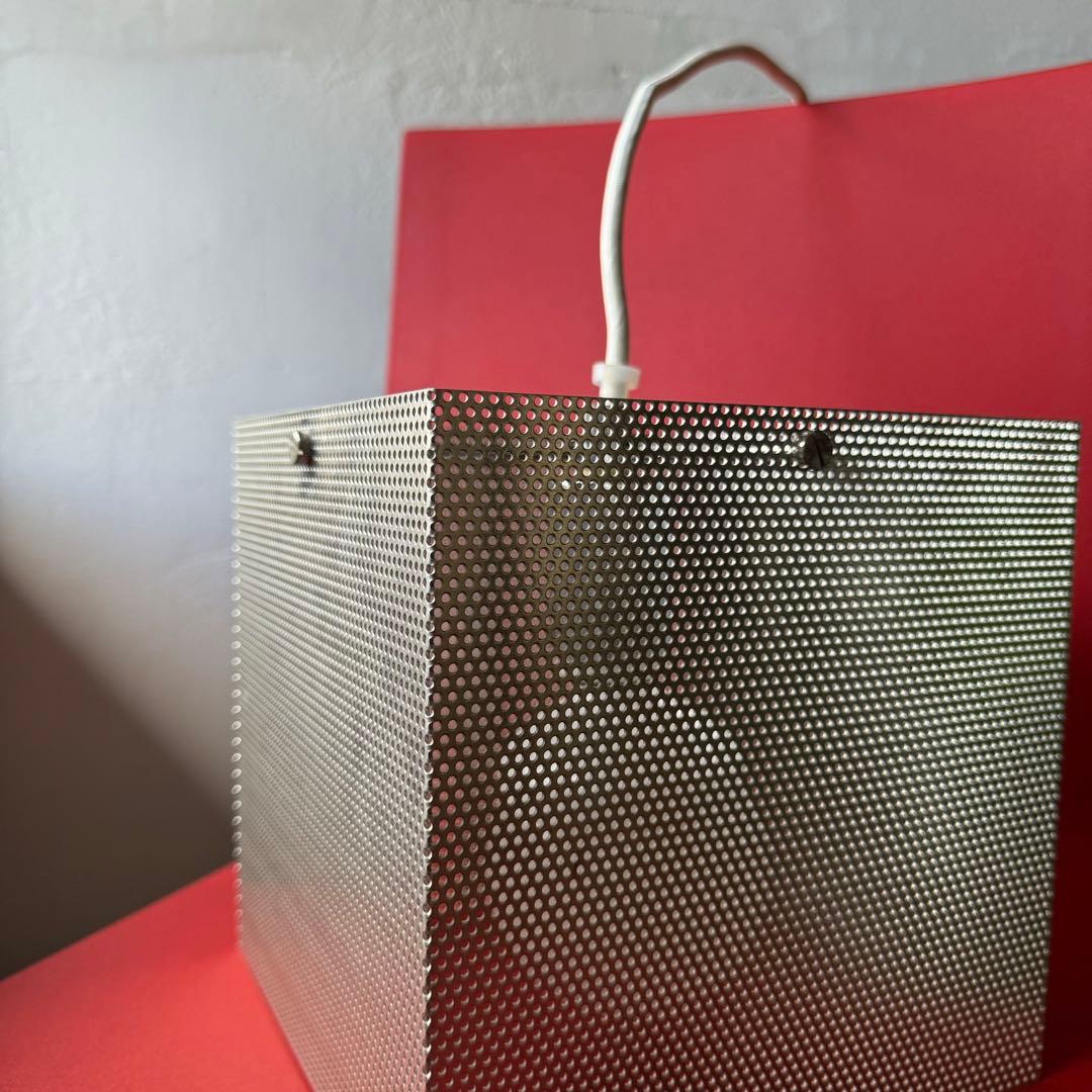 ポストモダン パンチング メタル キューブランプ