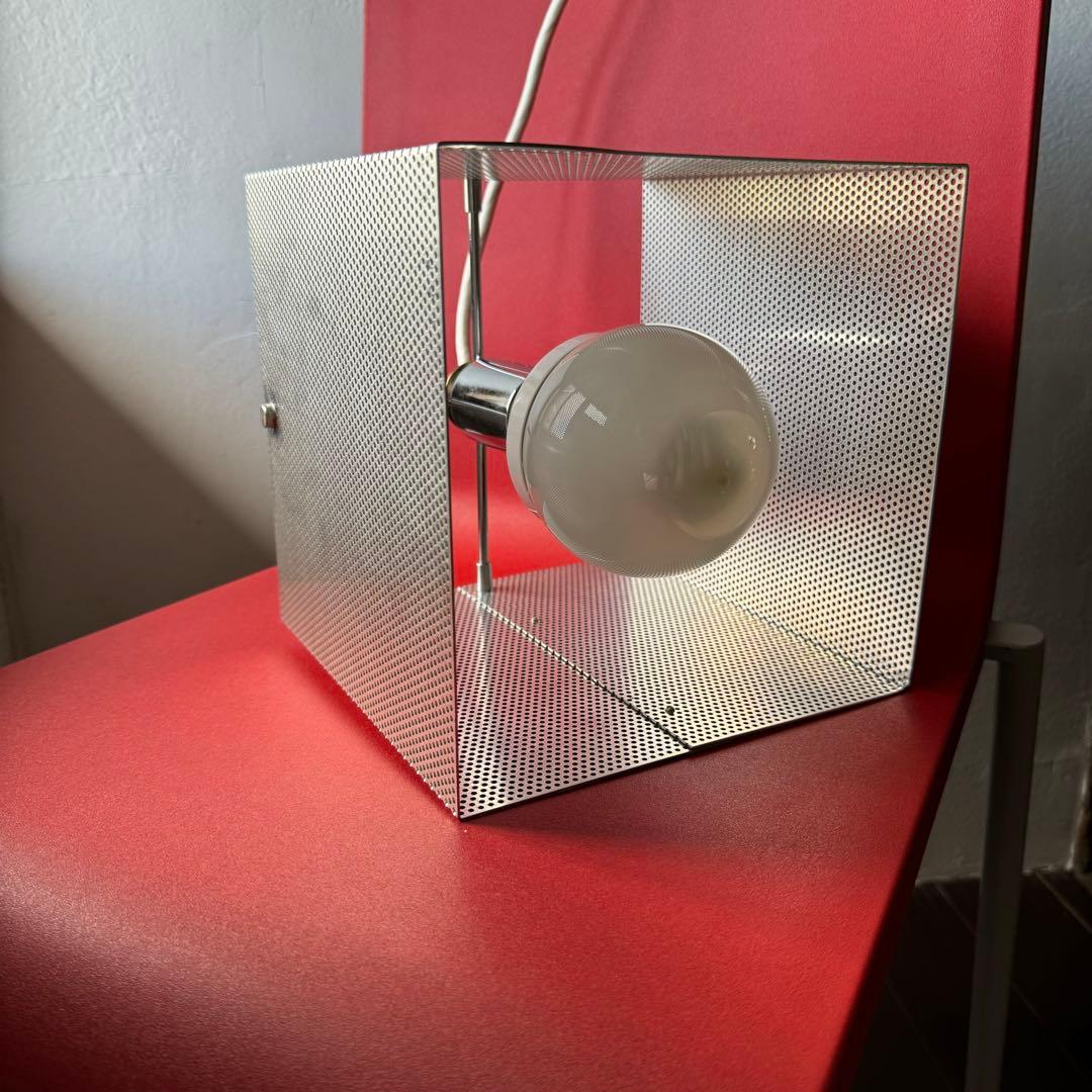 ポストモダン パンチング メタル キューブランプ