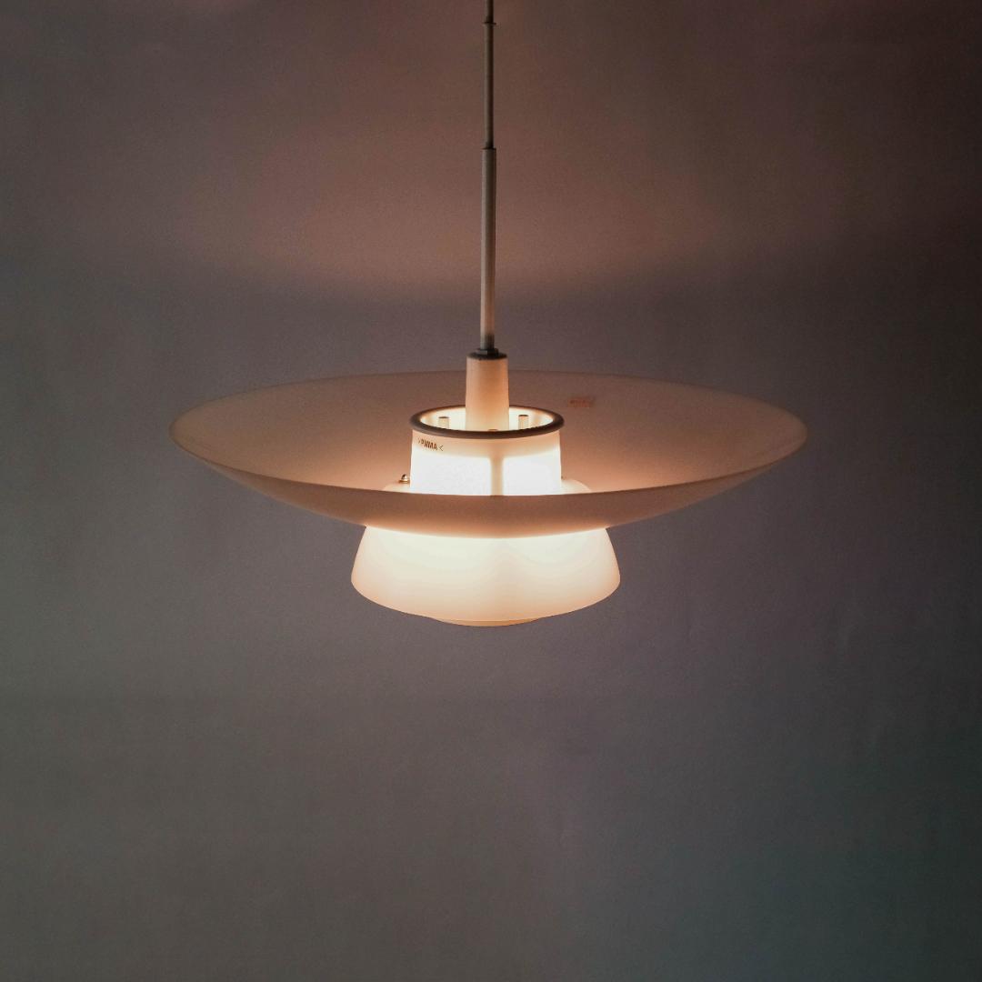 ペンダントライト　ポストモダン　ミッドセンチュリー　スペースエイジ　ナショナル