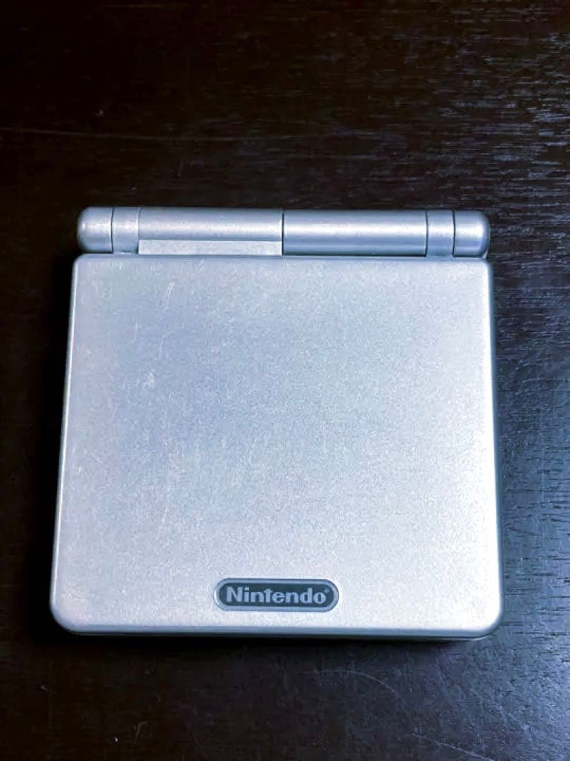 ゲームボーイアドバンスSP シルバー 「スーパーマリオアドバンス4」付き