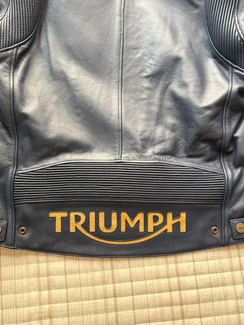 トライアンフ　レザージャケット キルティングデザイン