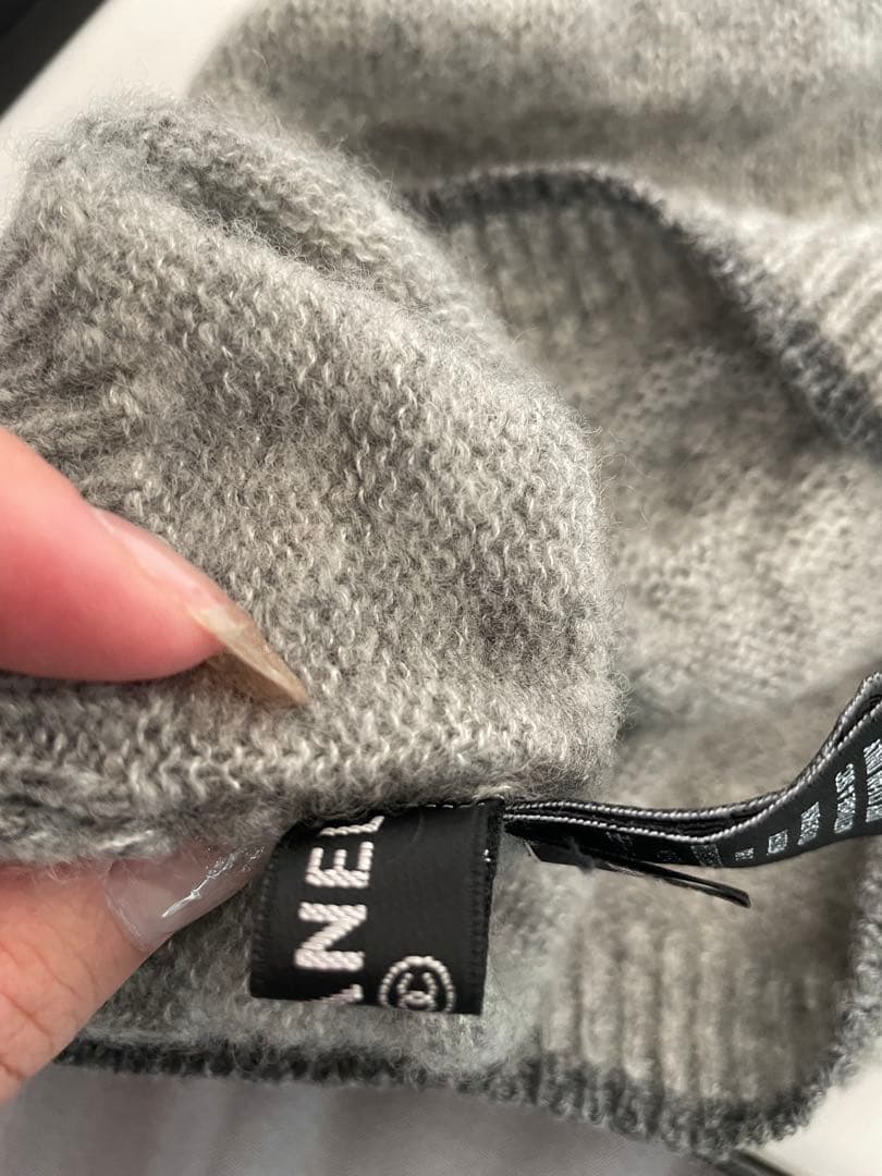 CHANEL グレー ニット帽シャネル ココマーク カシミヤ混 ビーニー