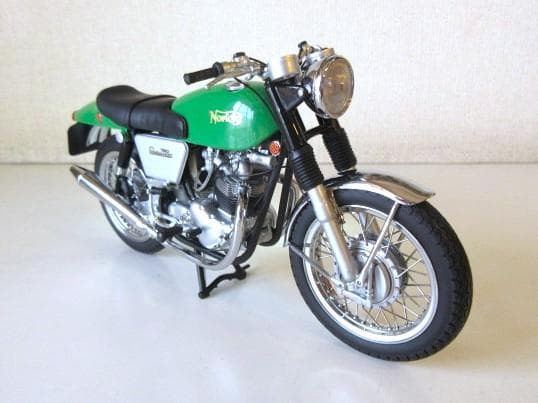 特価 MINICHAMPS 1/12 ノートン コマンド 750Fastback