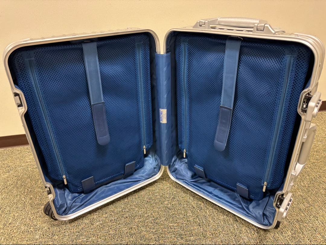 RIMOWA 機内持ち込みOK キャリーケース